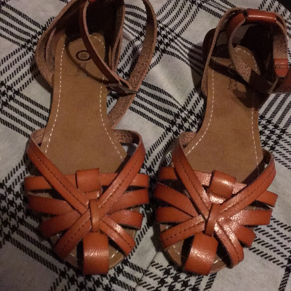 C& A Sandals size 35 size 5 is with ankle strap